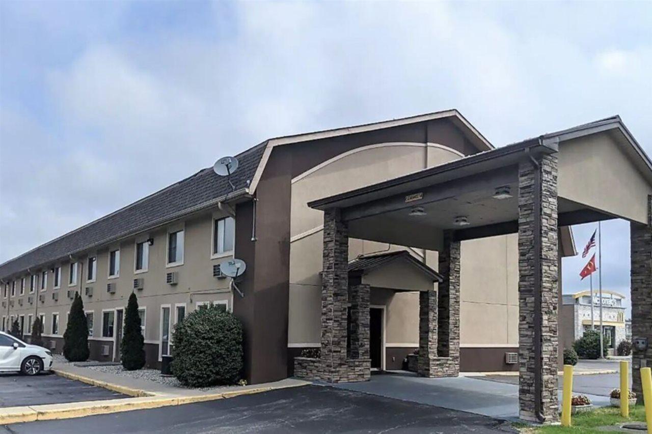 Super 8 By Wyndham Shelbyville Luaran gambar