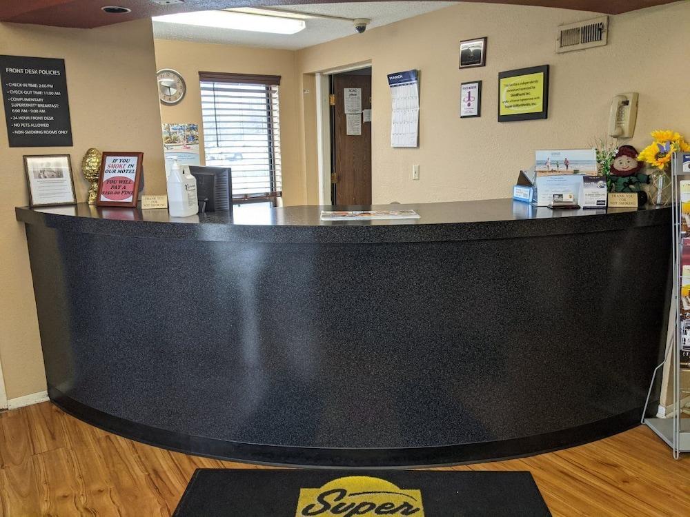Super 8 By Wyndham Shelbyville Luaran gambar