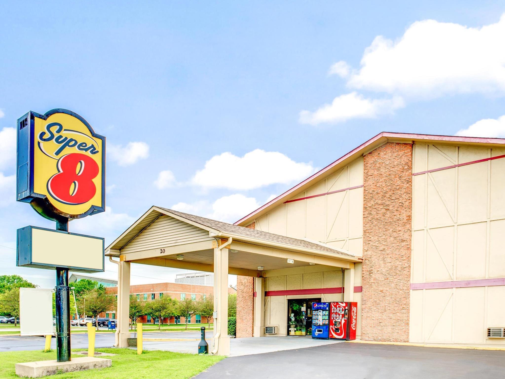 Super 8 By Wyndham Shelbyville Luaran gambar