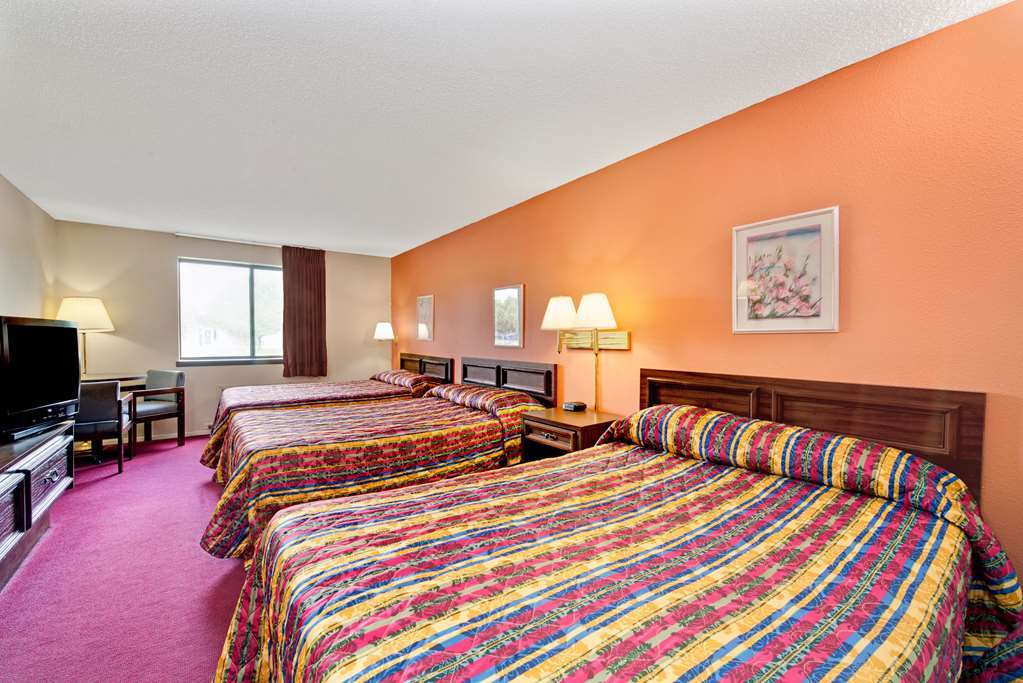 Super 8 By Wyndham Shelbyville Bilik gambar